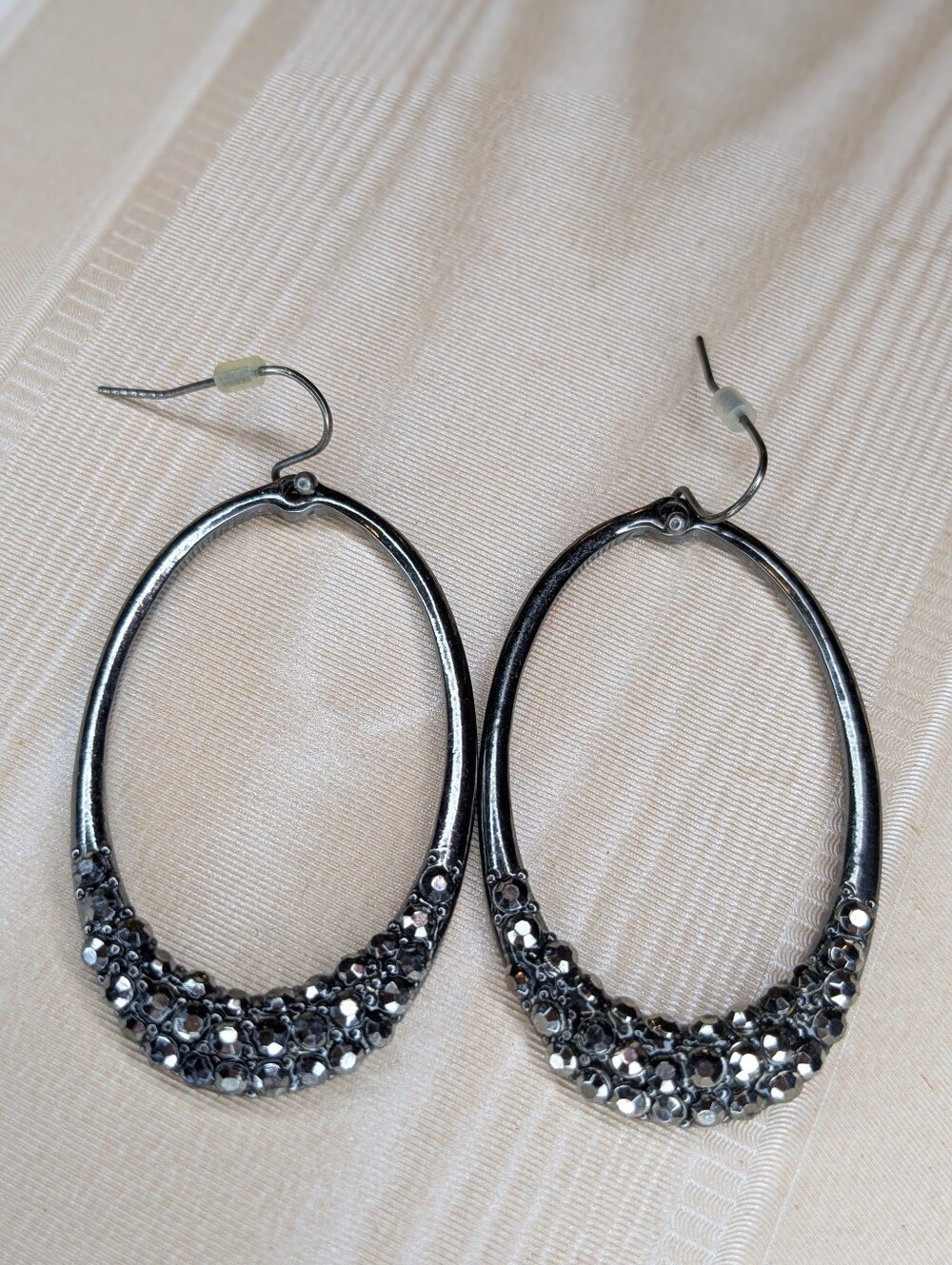 3/$15 Dark Silver & Charcoal Crystsl Hoop Earrings Elongated Oval Dangle Pierced